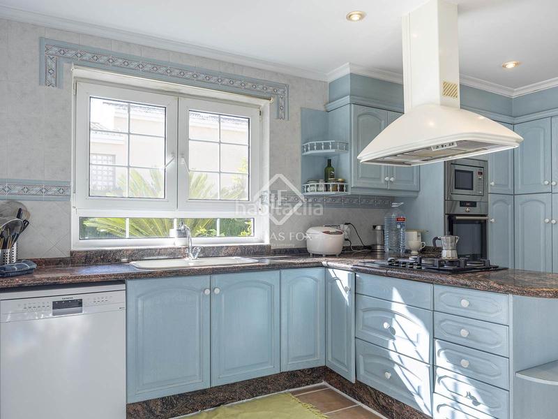 Foto a9539364-d265-4952-9187-d87bb889d7a2. Xalet amb calefacció aparcament piscina a El Carme-Sant Agustí-Bonavista Eliana (l´)