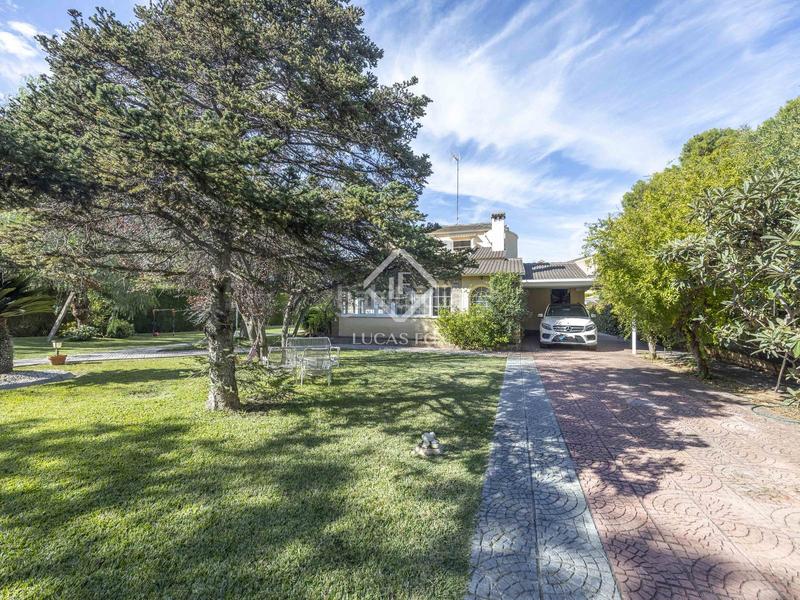 Foto cdc2b830-9e6a-49a8-a2a6-4c794c1a796f. Xalet amb calefacció aparcament piscina a El Carme-Sant Agustí-Bonavista Eliana (l´)