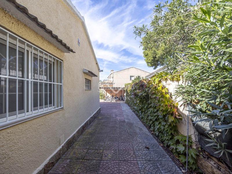 Foto f7087548-f6a5-4ad5-a437-22c73a014de1. Xalet amb calefacció aparcament piscina a El Carme-Sant Agustí-Bonavista Eliana (l´)