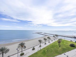 Piso en Port Saplaya. Magnífico piso con terraza con vistas al mar y piscina privada e