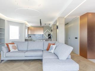 Miete Dachwohnung in El Carme. Ático amueblado, totalmente renovado, de 3 dormitorios con terra