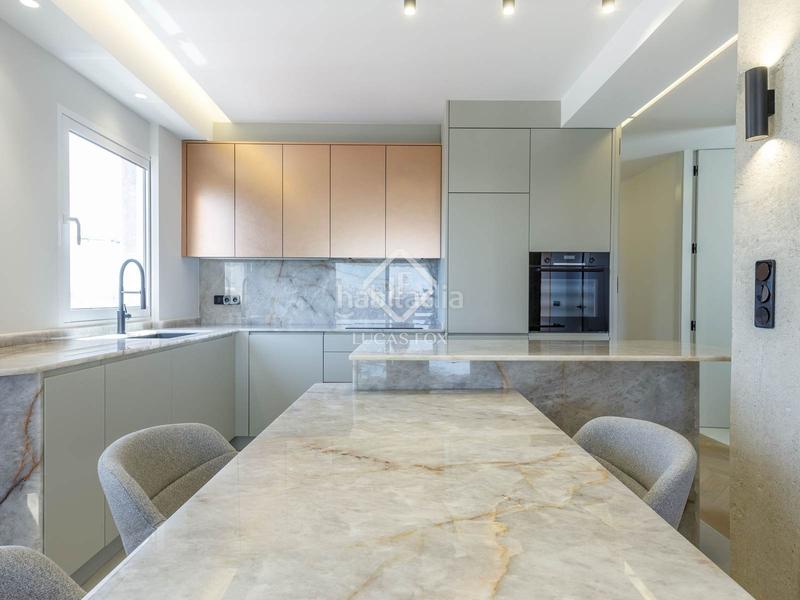 Foto 0123af9d-f8ea-4a92-b253-e869f301605b. Rent penthouse with heating in El Carme Valencia