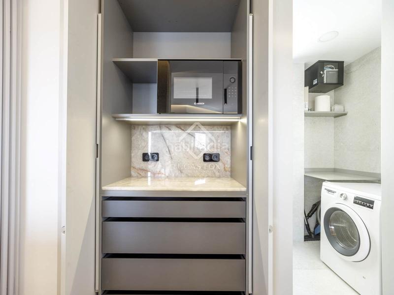 Foto 1fab5ed5-c3fa-4465-95e5-172a0522cfc4. Rent penthouse with heating in El Carme Valencia