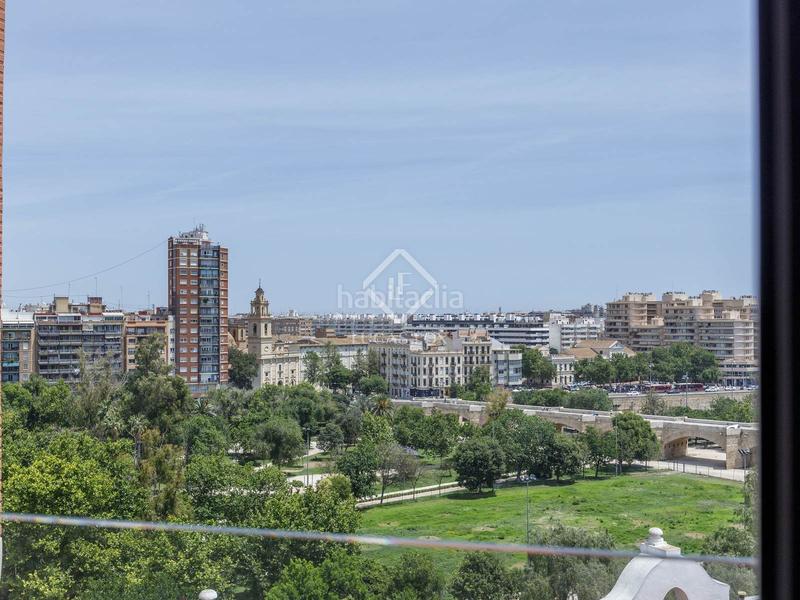 Foto 32735dc7-f98e-46a2-8e58-5498fad2fd5c. Rent penthouse with heating in El Carme Valencia