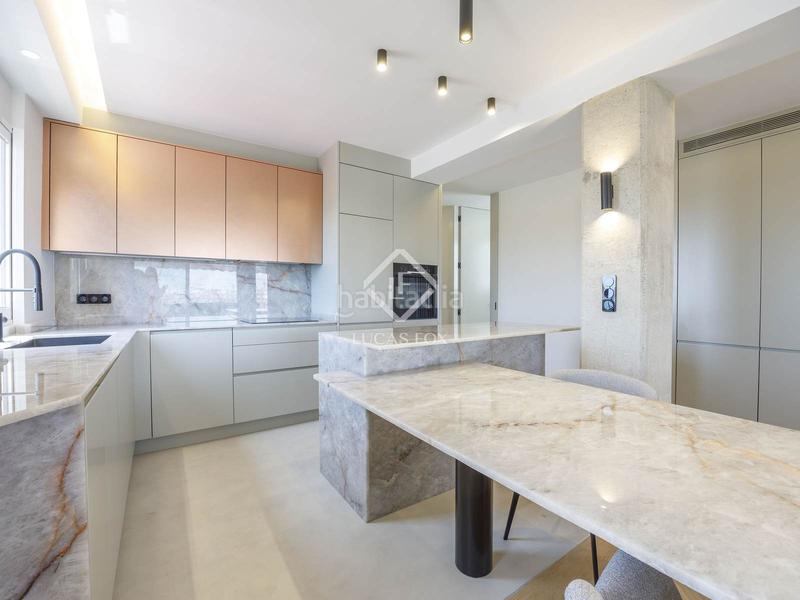 Foto 90feaeaa-3d48-4815-8c6f-e90db36392b2. Rent penthouse with heating in El Carme Valencia