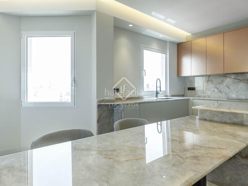 Foto b794a902-45a9-4268-99ef-bebb8810bc3a. Rent penthouse with heating in El Carme Valencia