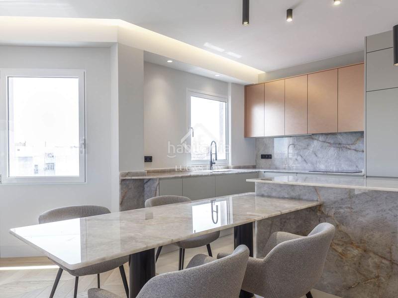 Foto b9814485-e03e-4dea-ab99-2bc84dcbb62b. Rent penthouse with heating in El Carme Valencia