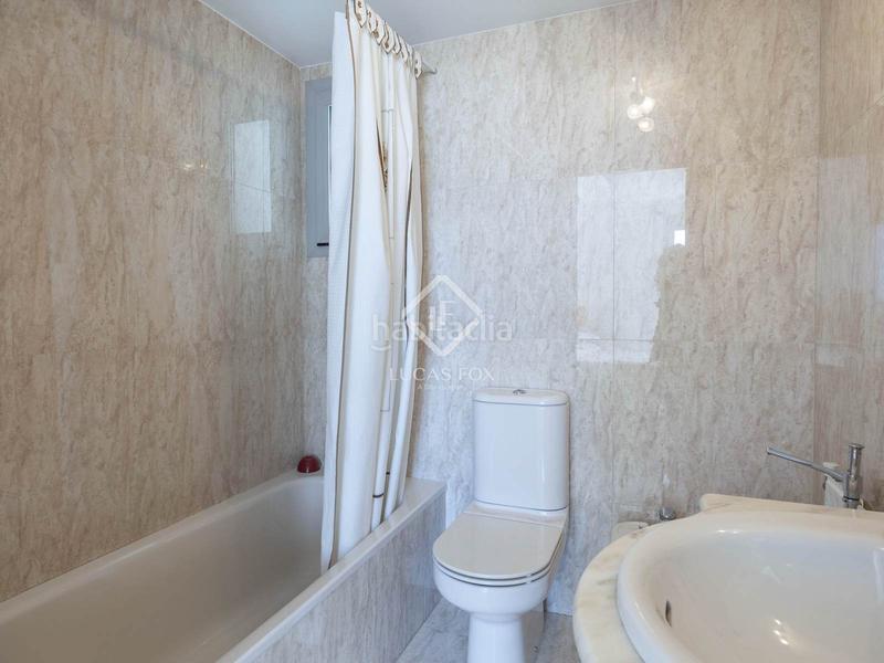 Foto 39d4a41c-fc29-49bf-967e-0d4e9ac4d6f0. Rent flat with heating parking pool in Penya-Roja - Avda. Francia Valencia