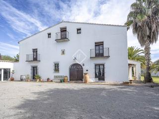 Chalet à San Antonio de Benagéber. Casa  villa de 8 dormitorios en venta en san antonio de benagébe