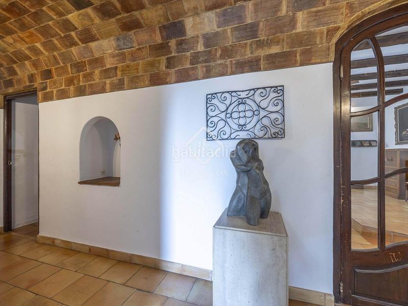 Foto 207c9dd1-95c9-4bc5-b921-088d5558ff83. Chalet con riscaldamento parcheggio piscina in San Antonio de Benagéber