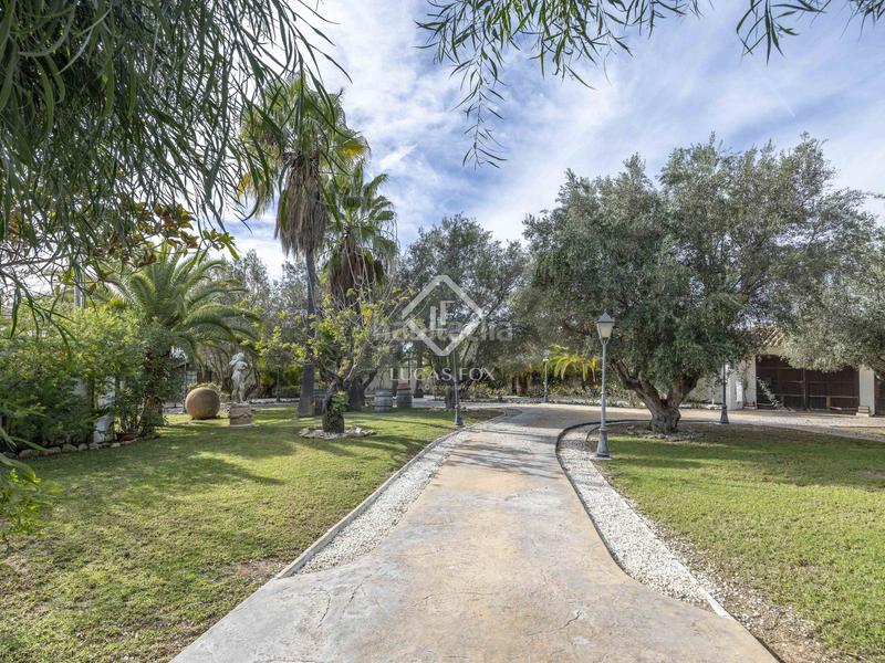 Foto 2679a406-03e1-4fd0-b47e-f2845ad0dd46. Chalet con riscaldamento parcheggio piscina in San Antonio de Benagéber