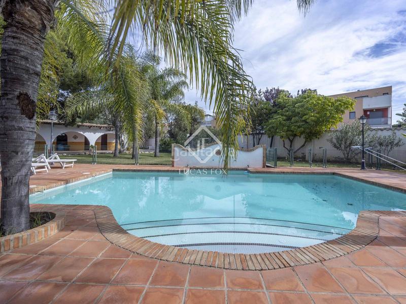 Foto a78d6f95-6701-49f3-b984-30ba4079947d. Chalet con riscaldamento parcheggio piscina in San Antonio de Benagéber
