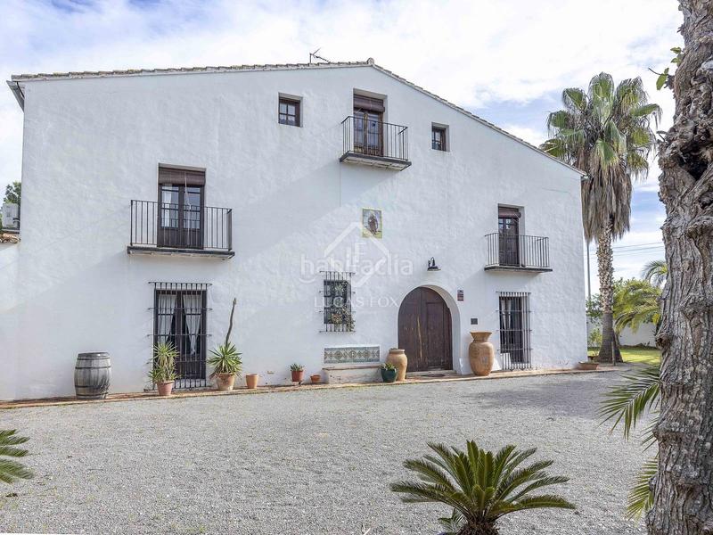 Foto b9dafebe-9c37-41f8-bdf5-33cf826276cd. Chalet con riscaldamento parcheggio piscina in San Antonio de Benagéber