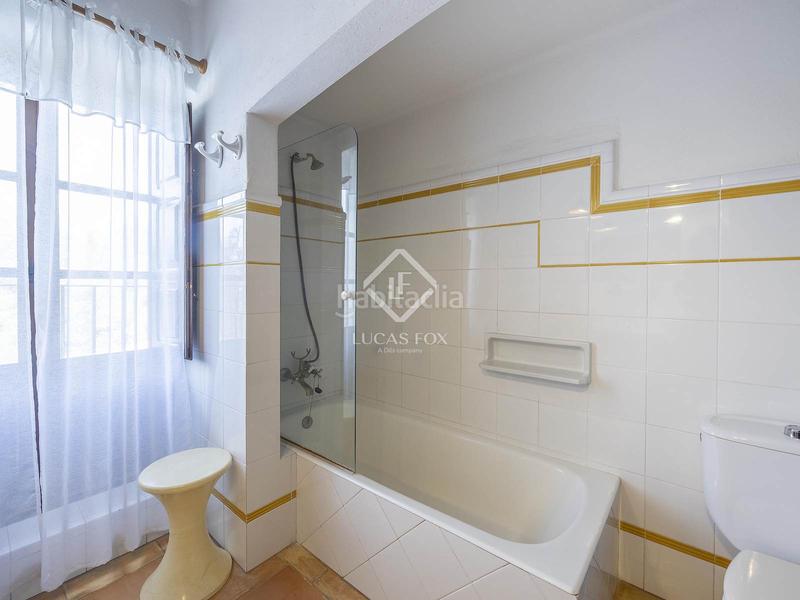 Foto d294c03b-dd2d-4f3a-aa56-246465dc7b9c. Chalet con riscaldamento parcheggio piscina in San Antonio de Benagéber