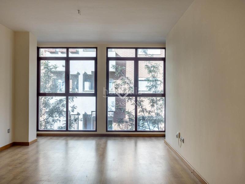 Foto c7e7c5c3-6342-4820-bc0e-5ec1f9bafe63. Rent flat with heating in Aiora Valencia