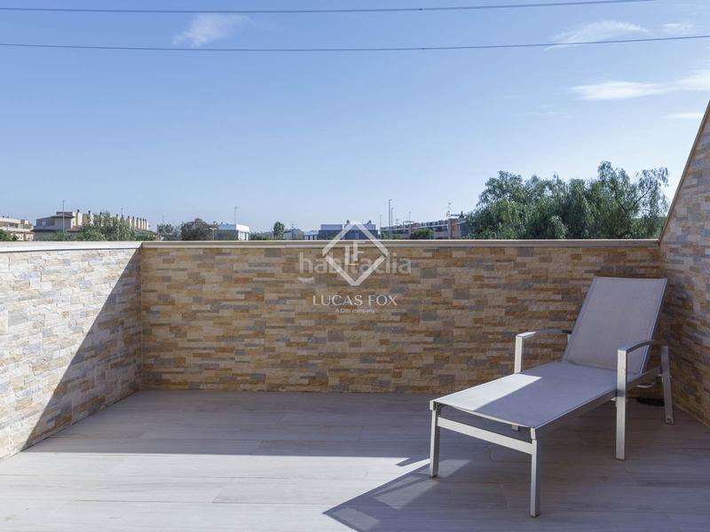 Foto de1508b8-f4f5-4e8f-a033-e998a29d1f3f. Affitto chalet con parcheggio piscina in San Antonio de Benagéber