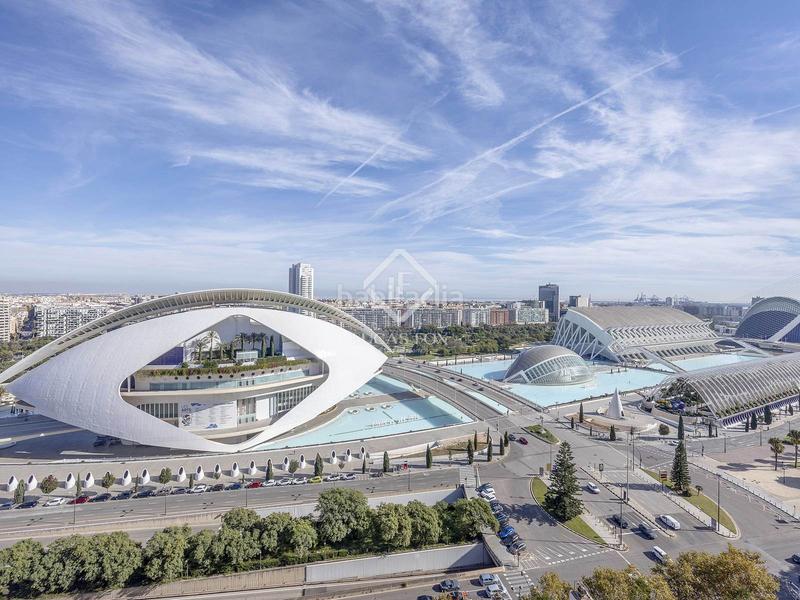 Foto 81b5b47c-3809-4284-9c86-925c2bdfab5b. Penthouse with parking pool in Ciutat de les Ciències i de les Arts - Justicia Valencia