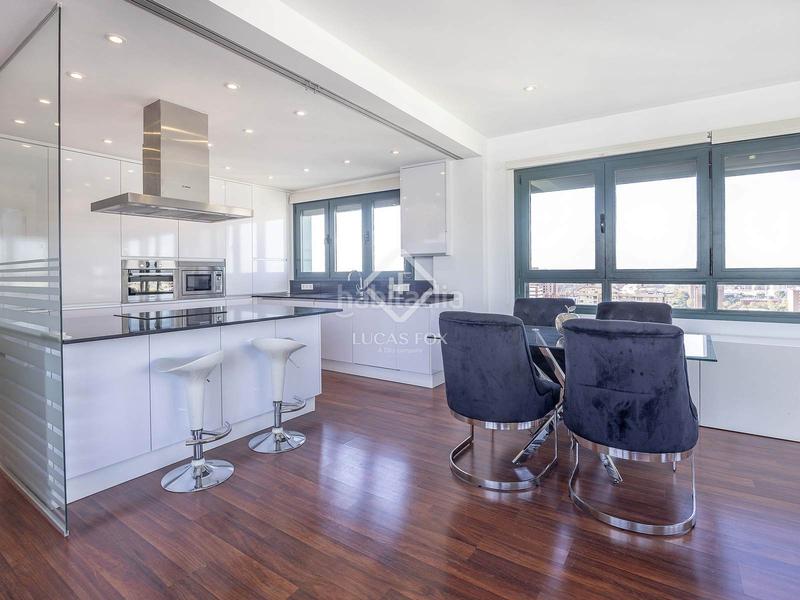 Foto 9b4b06ae-6aae-4dcc-8d17-c2812992492f. Penthouse with parking pool in Ciutat de les Ciències i de les Arts - Justicia Valencia