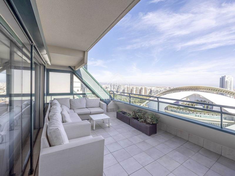Foto b4569ac1-6308-4fd3-a381-6d6fe65ebfd7. Penthouse with parking pool in Ciutat de les Ciències i de les Arts - Justicia Valencia