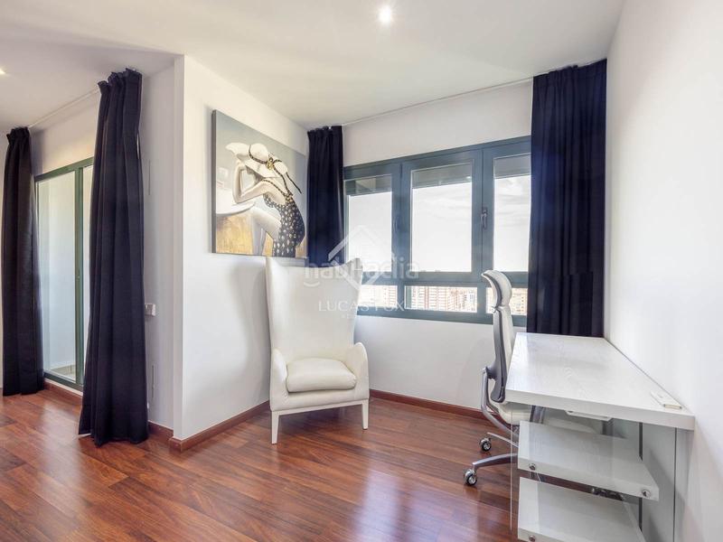 Foto e83bbf05-ad03-41af-8866-b47968c516ed. Penthouse with parking pool in Ciutat de les Ciències i de les Arts - Justicia Valencia