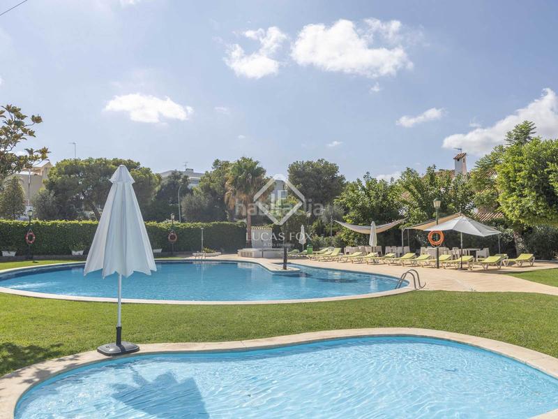 Foto 86b6858a-a898-4390-9838-40a30b665d37. Chalet exclusiva casa adosada, totalmente renovada, en venta en una urbanización privada con piscina y seguridad 24h en Rocafort