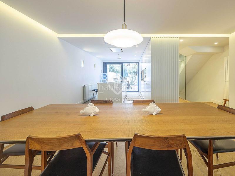 Foto 9fa05127-a285-4f21-be6c-178565c47c0a. Chalet exclusiva casa adosada, totalmente renovada, en venta en una urbanización privada con piscina y seguridad 24h en Rocafort