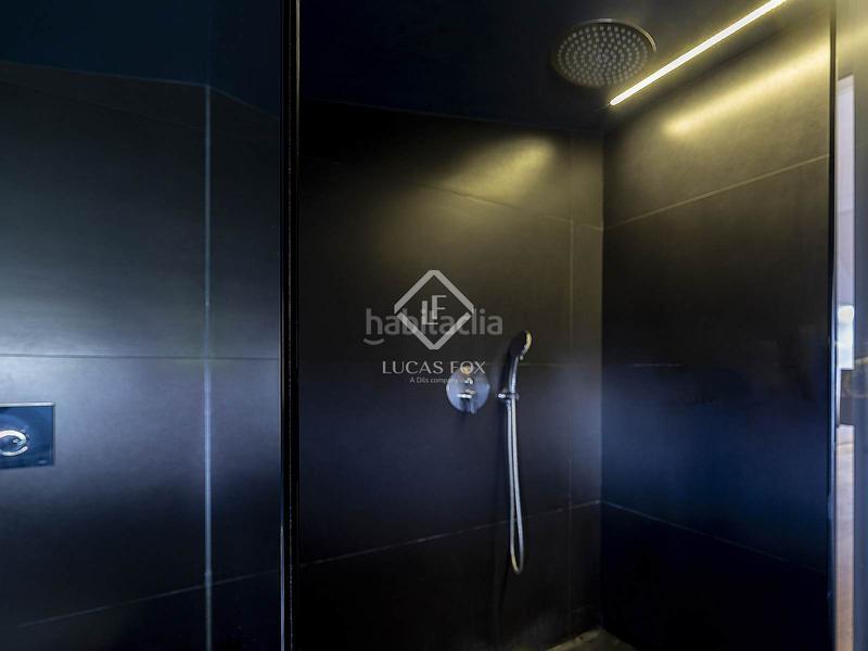 Foto d82b699a-0a68-40ac-a96a-f10c1d5401d2. Chalet exclusiva casa adosada, totalmente renovada, en venta en una urbanización privada con piscina y seguridad 24h en Rocafort