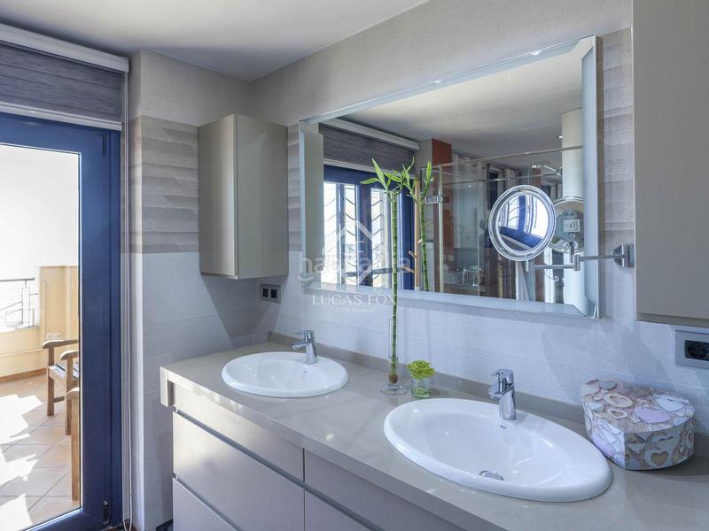 Foto 26484667-ba01-4ba8-aed2-f0b0166cb305. Xalet amb calefacció aparcament piscina a El Perellonet Valencia