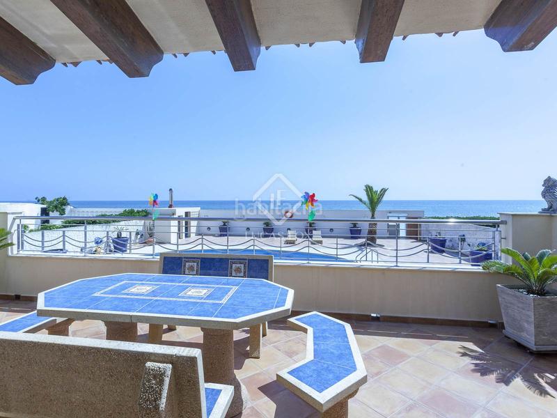 Foto b6f63fa6-a531-4532-babc-18f5de101797. Xalet amb calefacció aparcament piscina a El Perellonet Valencia