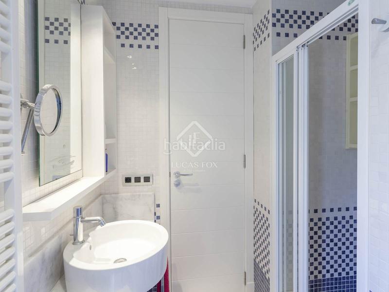 Foto d68313c3-fd07-4109-b629-e4771ce5a9f8. Xalet amb calefacció aparcament piscina a El Perellonet Valencia