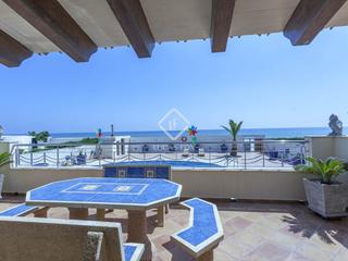 Chalet en El Perellonet. Casa  villa en excelentes condiciones de 4 dormitorios en venta