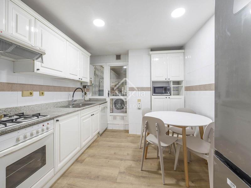 Foto a5252f89-939d-4a00-b2b3-e19df908adb5. Location appartement avec chauffage parking dans Arrancapins Valencia