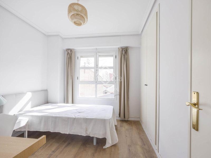 Foto cb5f7a1e-7001-43b1-977a-9abb77019a98. Rent flat with heating parking in Arrancapins Valencia