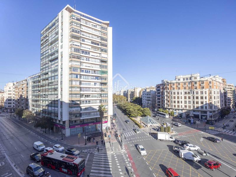 Foto 626e3dee-265a-40a7-b883-e1f927bc8b89. Piso espaciosa vivienda en ubicación inmejorable 226 m en el corazón de la ciudad! en Valencia