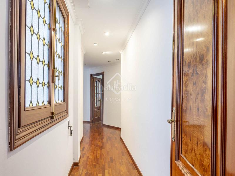 Foto 634b492f-cc48-4777-85ec-64c366cf311c. Piso espaciosa vivienda en ubicación inmejorable 226 m en el corazón de la ciudad! en Valencia