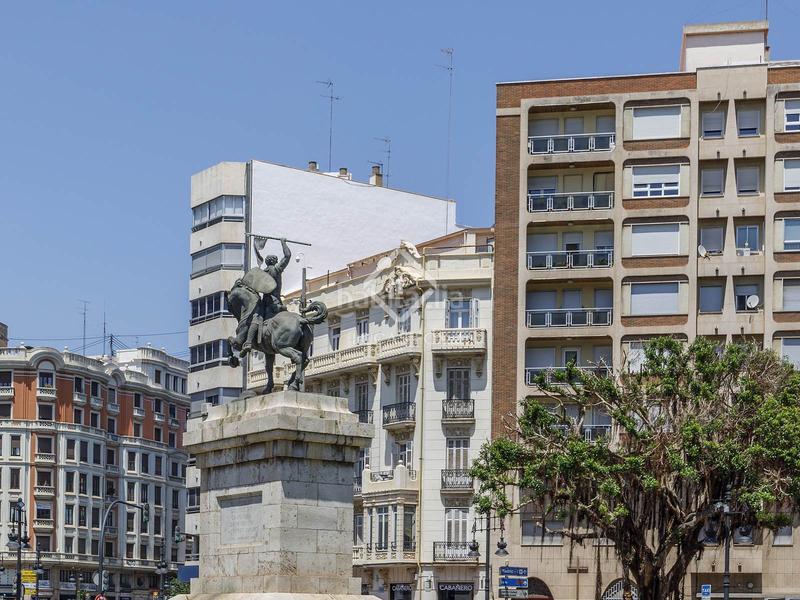 Foto a064302f-9d72-40d7-a1ce-08969cfa0195. Piso espaciosa vivienda en ubicación inmejorable 226 m en el corazón de la ciudad! en Valencia