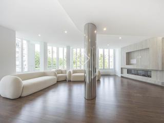 Appartement à Gran Via. Piso en excelentes condiciones de 5 dormitorios en venta en gran