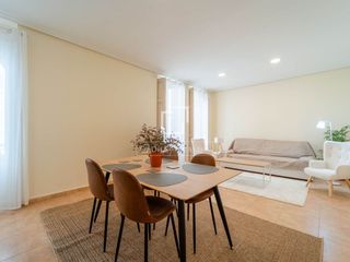 Rent Flat in Gran Via. Magnífico piso sin amueblar con 1 dormitorio en alquiler en vale