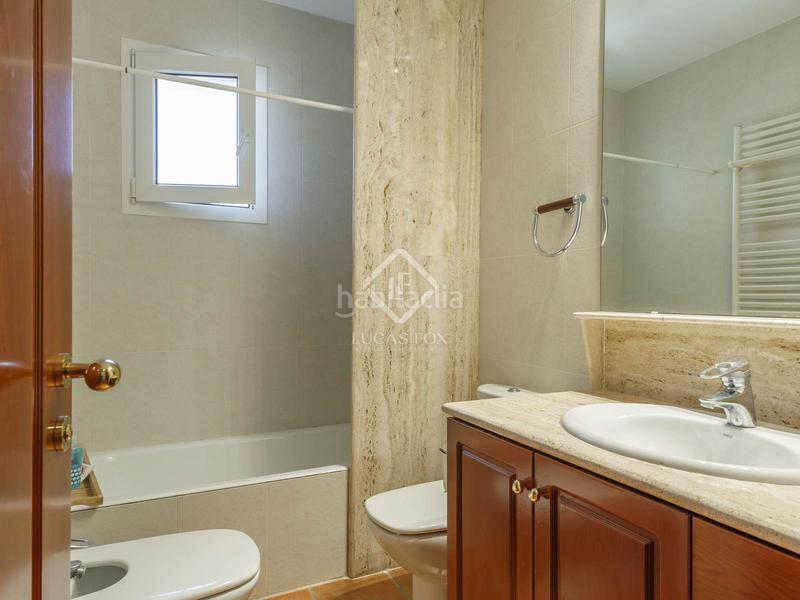 Foto 5fe8554d-259f-44c6-82bf-f8f2affbc599. Mas avec parking piscine dans Rocafort