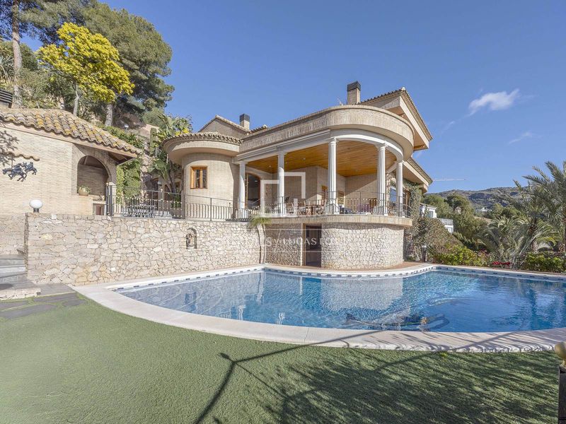 Foto 42c0cdc3-5a58-4463-a51a-191b22f050f0. Xalet amb calefacció piscina a Centro-El Castillo Sagunt