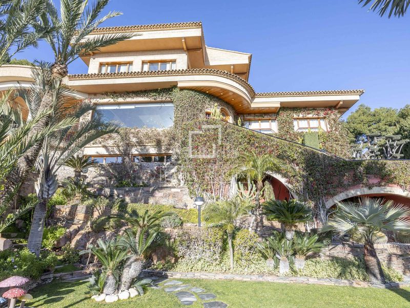 Foto 4a0dafdf-ccda-4d05-8404-d13b9a21a2a0. Xalet amb calefacció piscina a Centro-El Castillo Sagunt