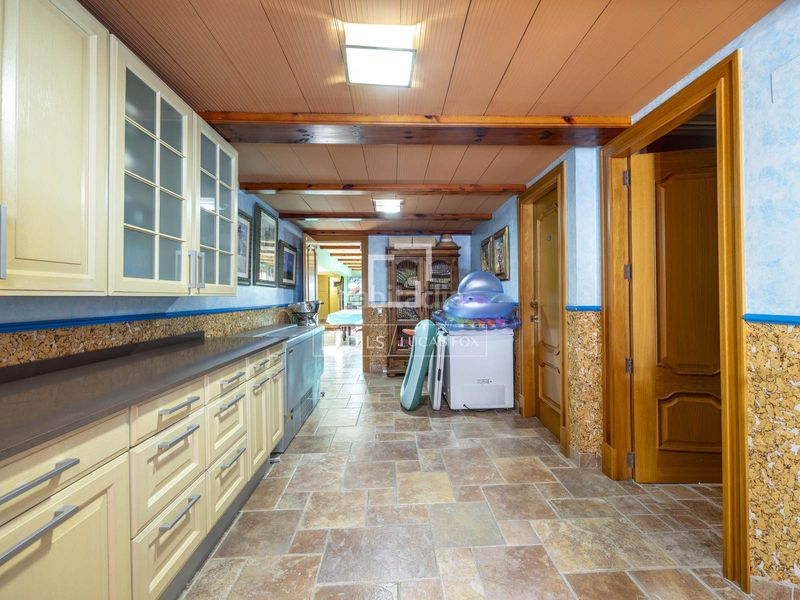 Foto 5ec38da6-a02e-45c3-baca-e8b893217e6c. Xalet amb calefacció piscina a Centro-El Castillo Sagunt