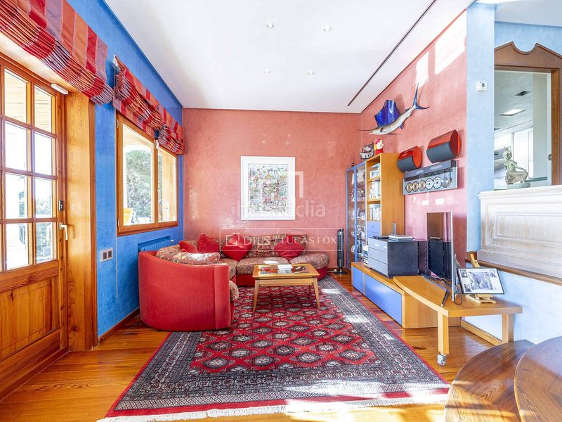 Foto 63336545-83cd-4c30-985b-45761efb1496. Xalet amb calefacció piscina a Centro-El Castillo Sagunt