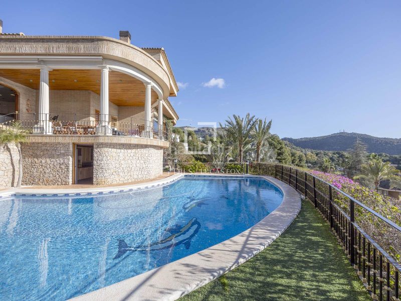 Foto aa4e8cf8-ced3-4176-afd7-2b403596ff85. Xalet amb calefacció piscina a Centro-El Castillo Sagunt