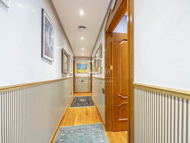 Foto df545104-e07c-49af-bec1-a058c6c708dd. Xalet amb calefacció piscina a Centro-El Castillo Sagunt