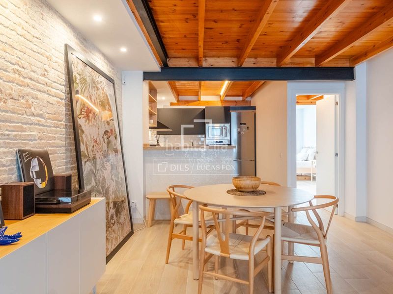 Foto 8039c987-ef74-451d-be93-008764d2f534. Pis a Russafa Valencia