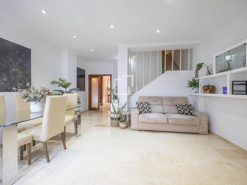 Foto aca6dea4-2deb-44c4-be01-b0f97440c669. Chalet casa villa en excelentes condiciones de 7 dormitorios con 30m terraza en venta en valencia region en Catarroja