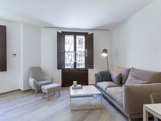 Rent Flat in Gran Via. Piso en excelentes condiciones de 2 dormitorios en alquiler en g