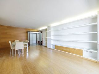 Affitto Appartamento in Mestalla. Piso en excelentes condiciones de 186 m con 4 dormitorios y 3 ba