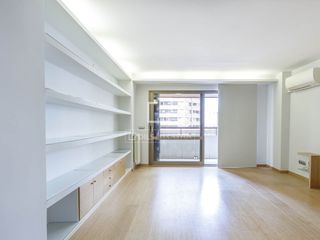Location Appartement à Mestalla. Piso en excelentes condiciones de 186 m con 4 dormitorios y 3 ba